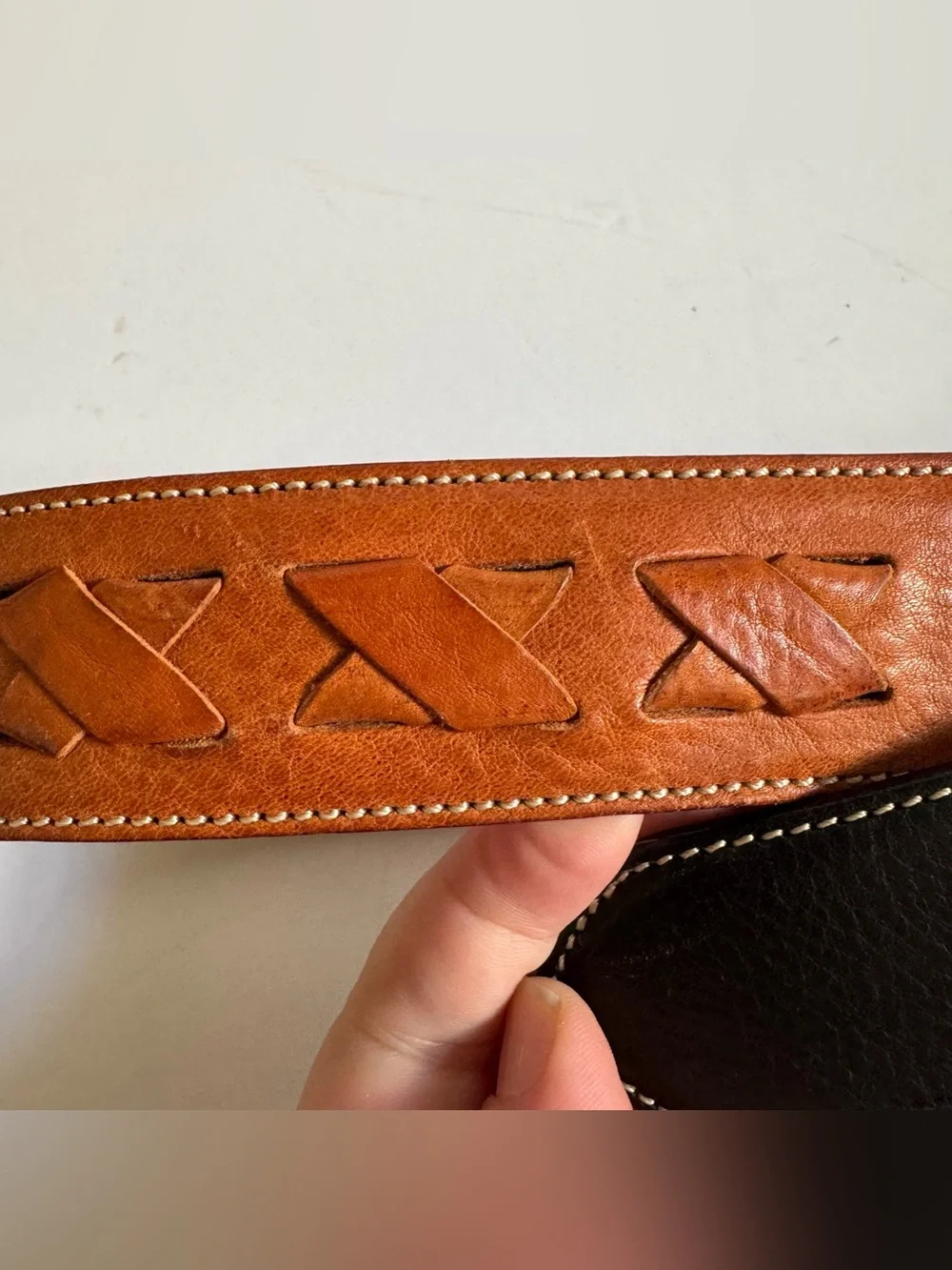 Dooney & Bourke unisex leather